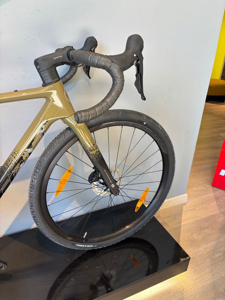 Scott Addict Gravel 40 2025 usata — dettaglio