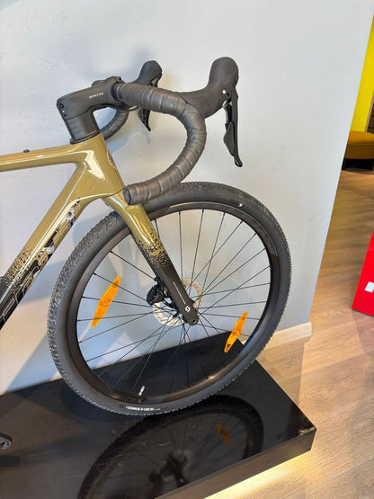 Scott Addict Gravel 40 2025 usata — dettaglio