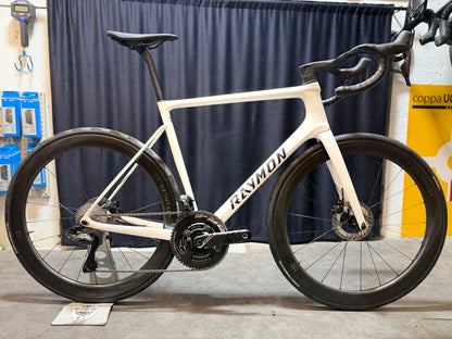 Kirana Ultra Stealth — gruppo Shimano Ultegra Di2, taglia 58