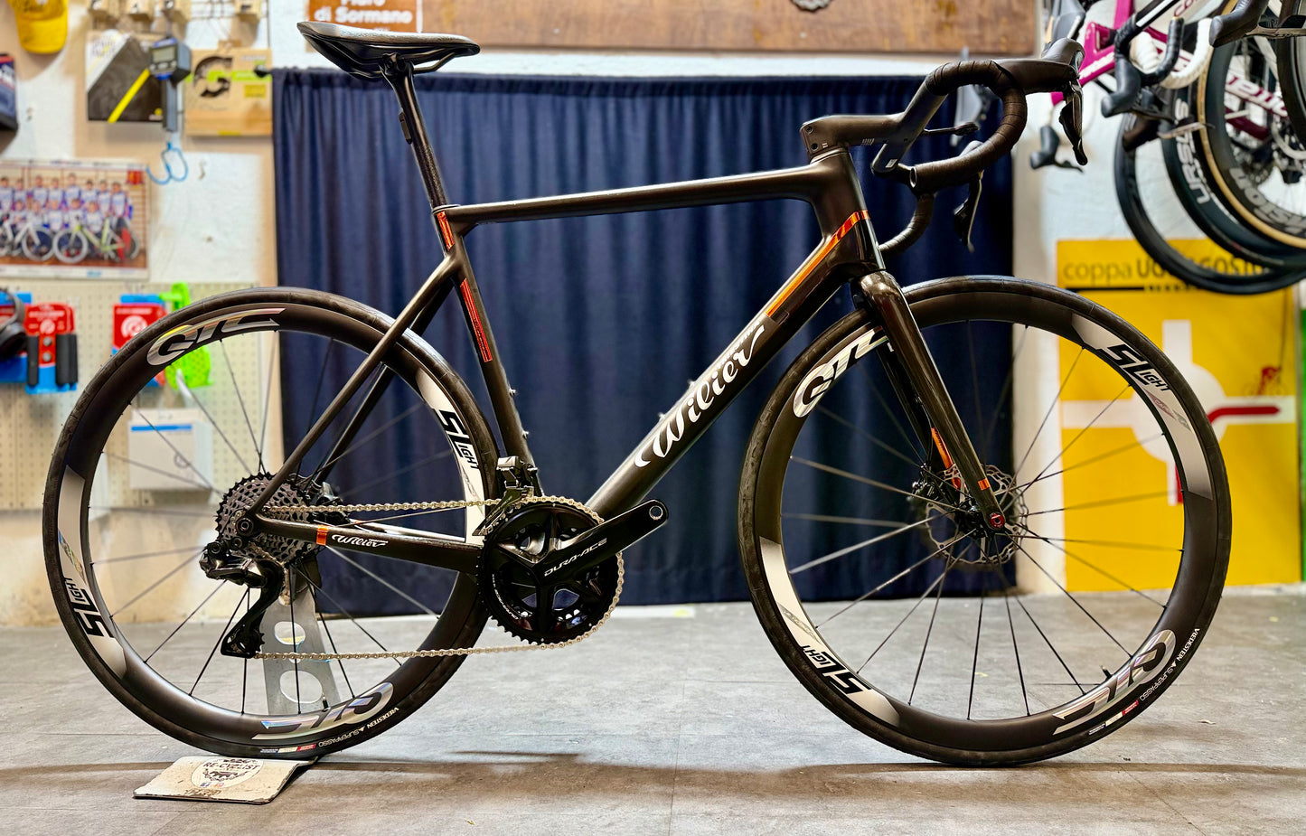 Wilier Triestina Verticale Slr 2023 usata — vista laterale
