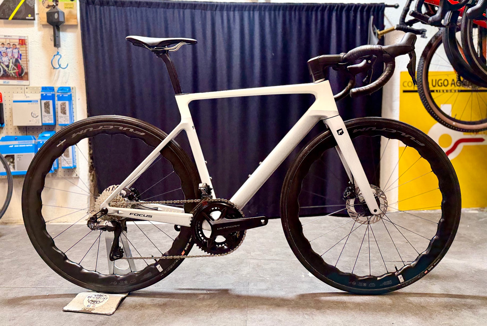 Focus Izalco Max 9.8 2024 usata — vista laterale