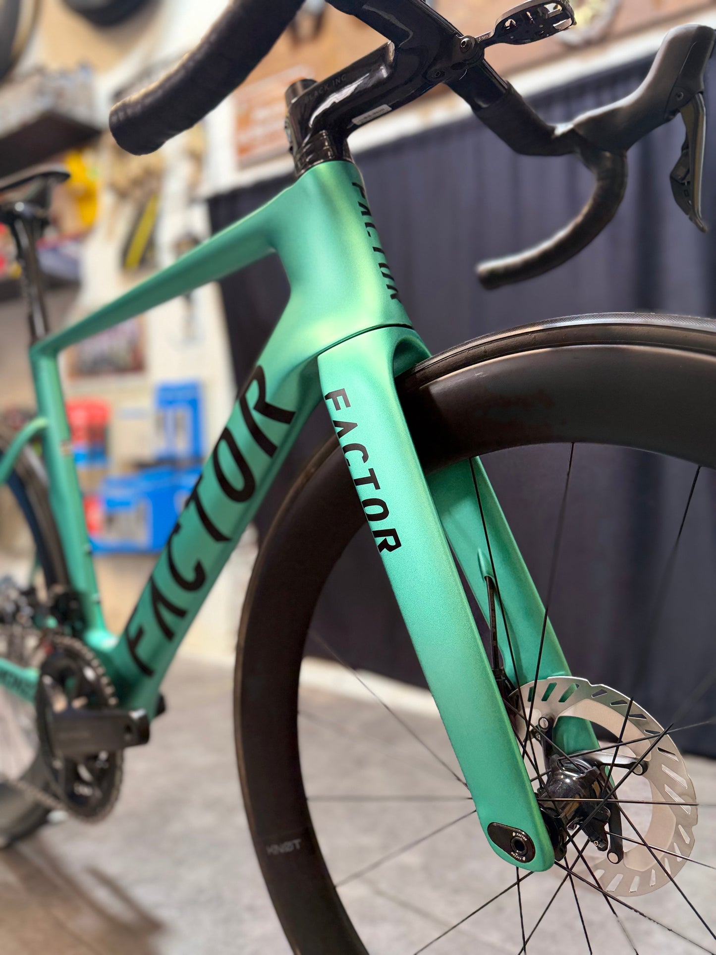 Factor Monza Steel 2025 usata — dettaglio