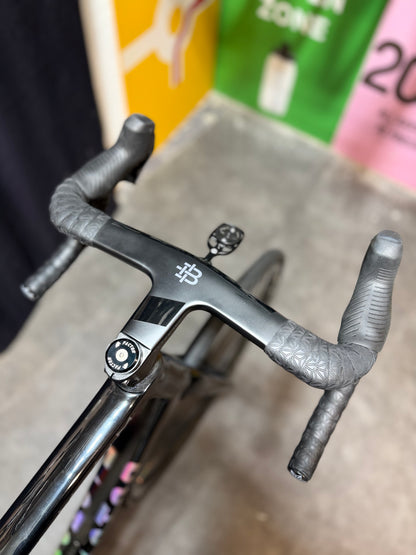 Lightweight O2 Vam 2024 usata — dettaglio
