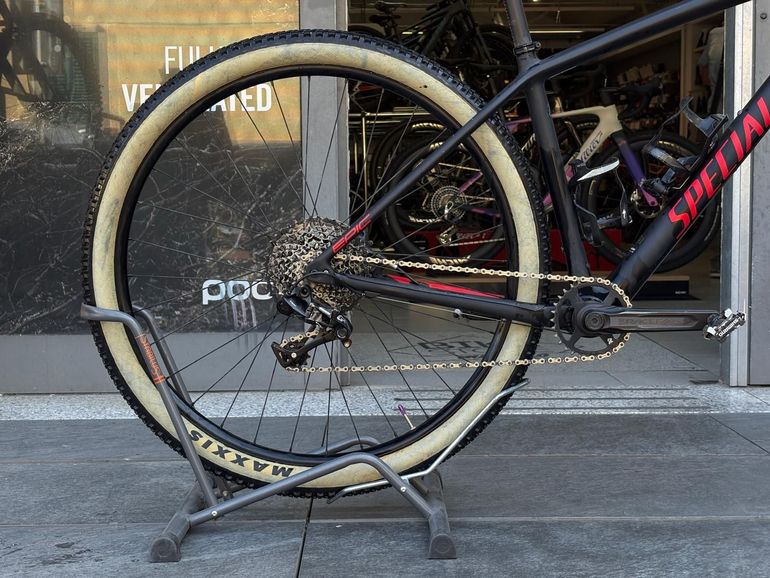 Specialized Epic Hardtail Comp 2018 usata — vista laterale