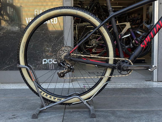 Specialized Epic Hardtail Comp 2018 usata — vista laterale