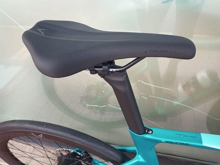 Bianchi E-Oltre — gruppo Shimano 105, taglia 55 cm
