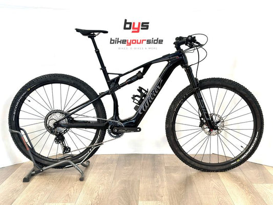 Wilier Triestina Urta Hybrid 2024 usata — vista laterale
