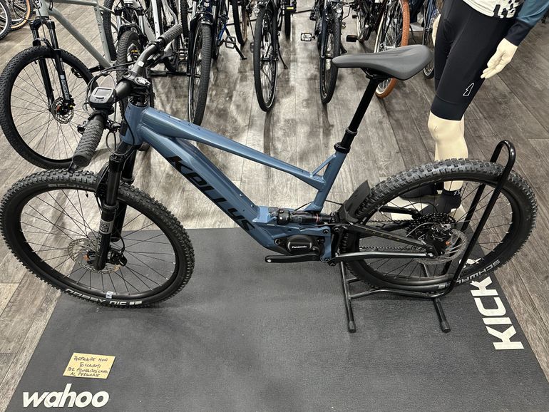 Kellys Theos R30 P — gruppo Shimano CUES, taglia L
