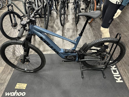 Kellys Theos R30 P — gruppo Shimano CUES, taglia L