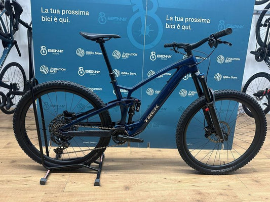 Trek Fuel Exe 9.8 2023 usata — vista laterale