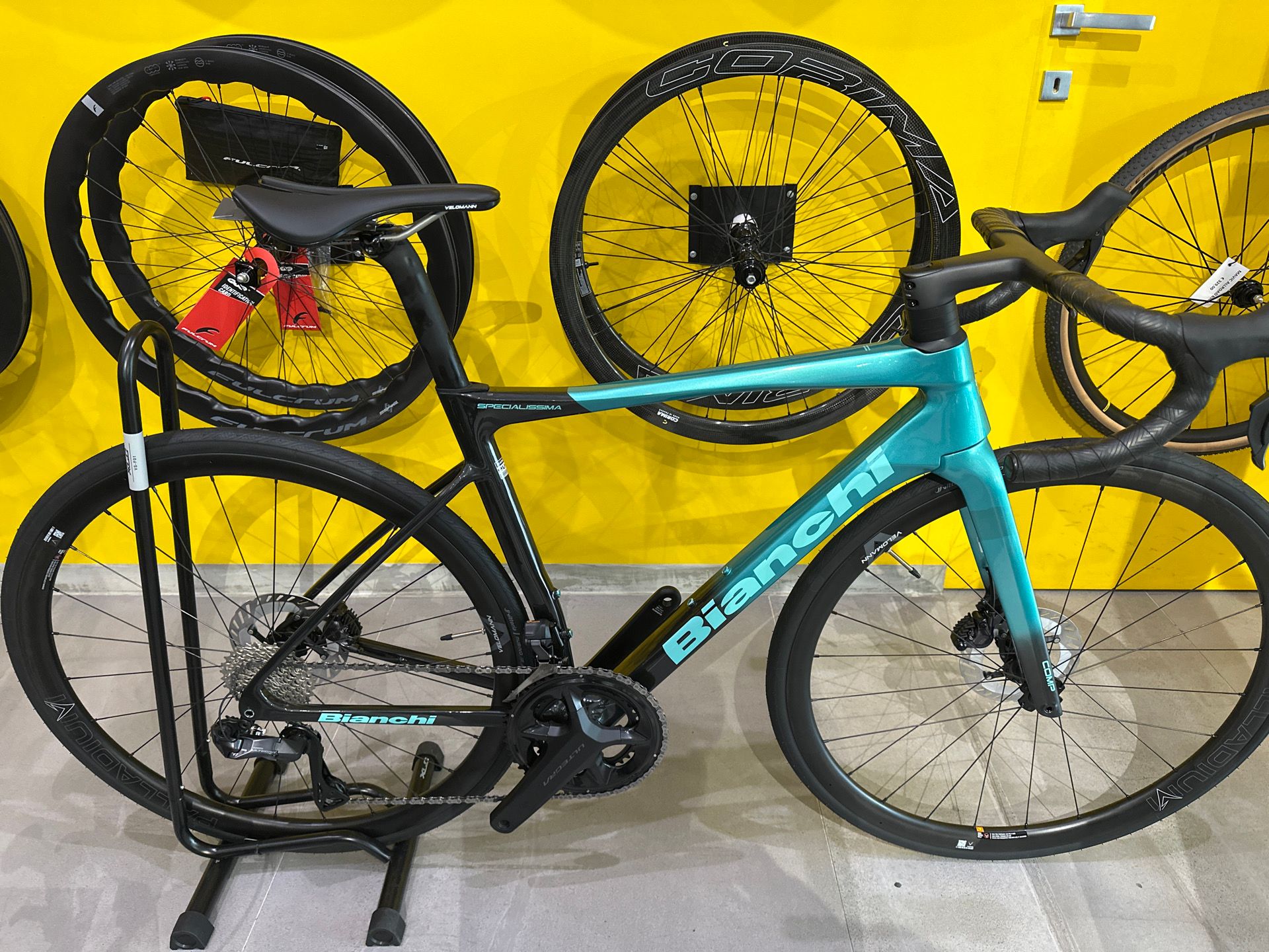 Bianchi Specialissima Comp — gruppo Shimano Ultegra Di2, taglia 53