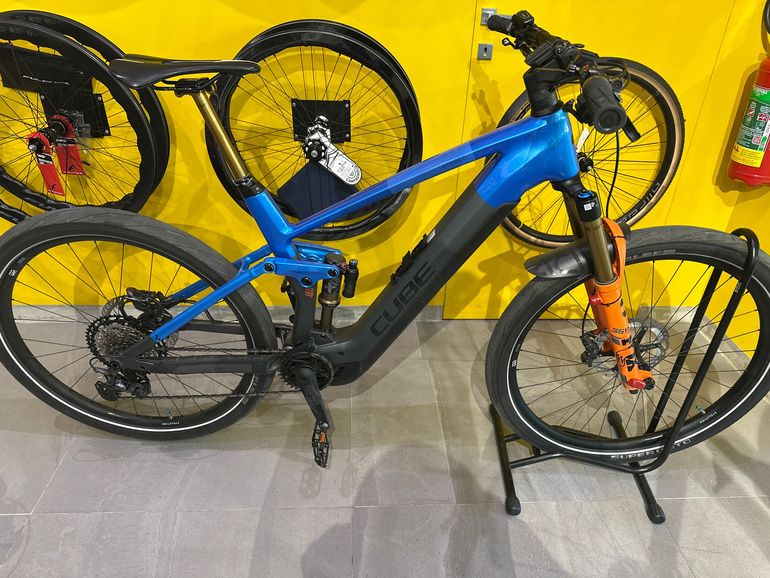 Cube Stereo Hybrid 140 Hpc, Actionteam 750 — telaio in Carbonio, Buone condizioni