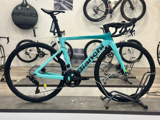 Bianchi Oltre Race 2025 usata — vista laterale