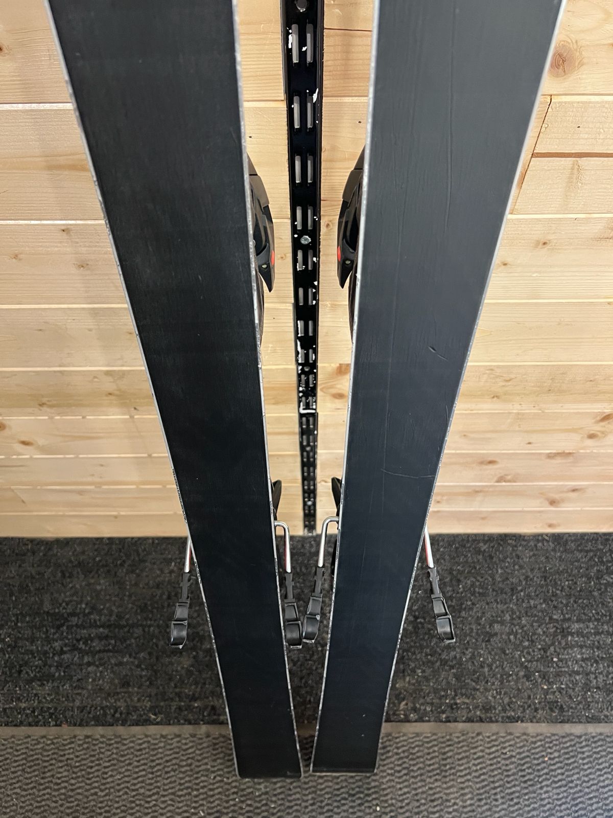 Nordica Dobermann Multigara DC Black — attacco Comp 13 Fdt, Buone condizioni