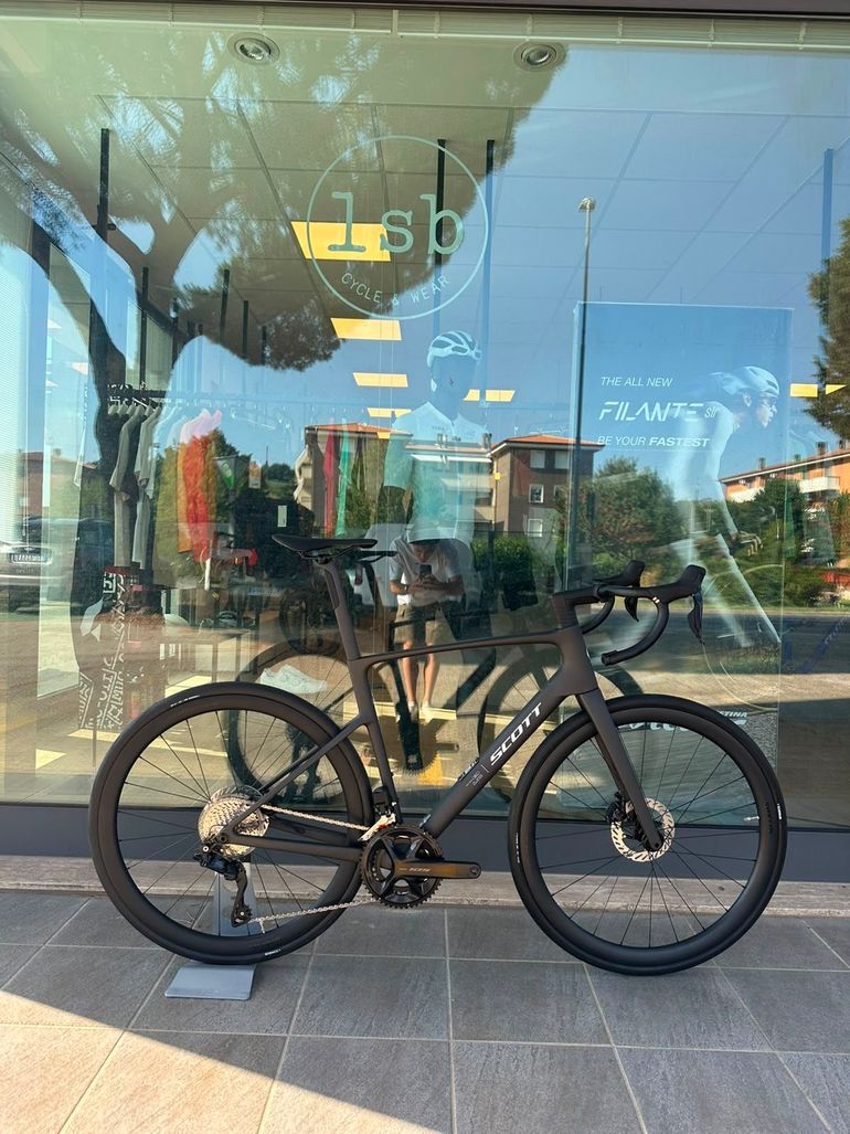 Scott Addict 2027 usata — vista laterale