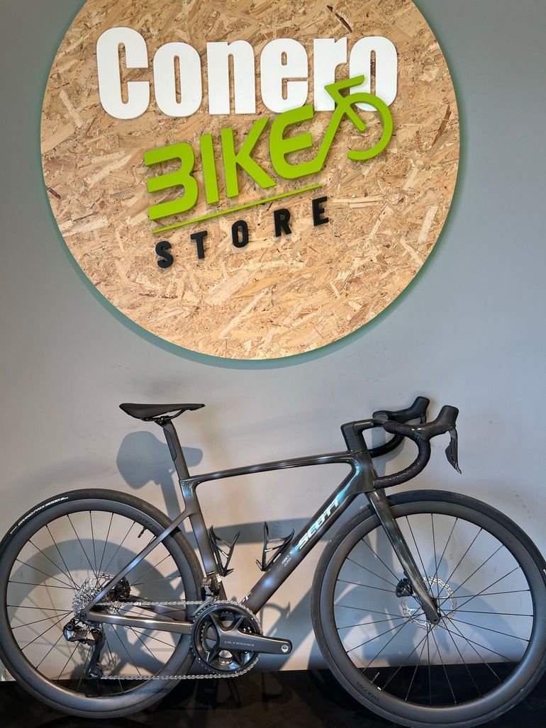 Scott Addict Rc 10 2025 usata — vista laterale