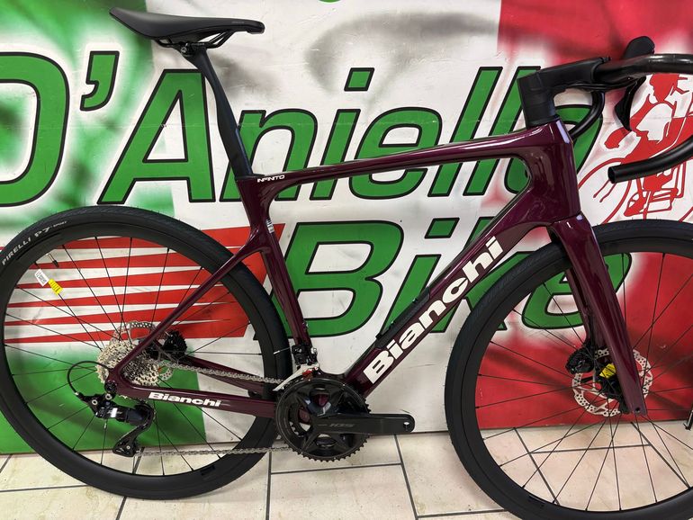 Bianchi Infinito 2026 usata — vista laterale
