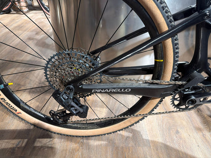 Pinarello Custom — gruppo SRAM GX Eagle AXS, taglia M