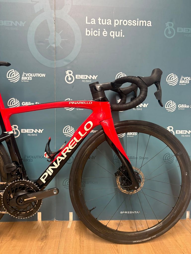 Pinarello F — gruppo SRAM Force eTap AXS, taglia 50
