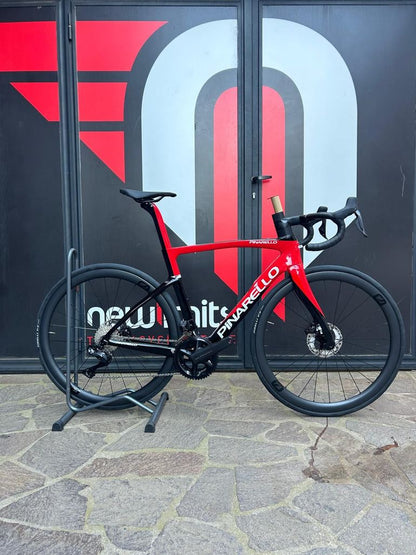 Pinarello Dogma F7 2023 usata — vista laterale