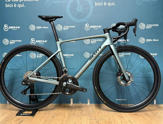 Scott Addict RC 2025 usata — vista laterale
