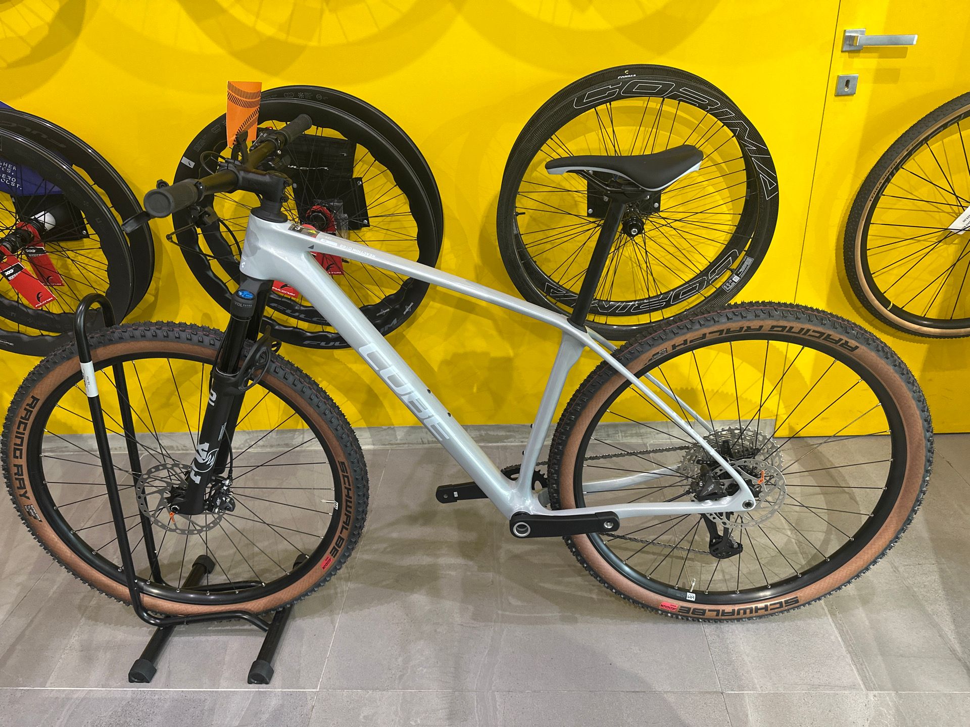 Cube Reaction C:62, Race 2026 — Bici usata