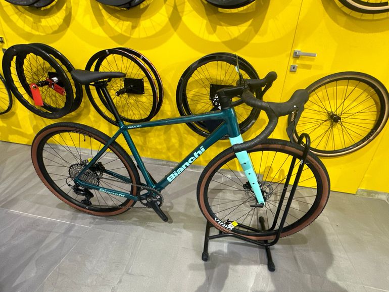 Bianchi Arcadex Al 2026 usata — vista laterale