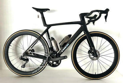 Trek Madone Slr 7 Gen 8 2025 usata — vista laterale