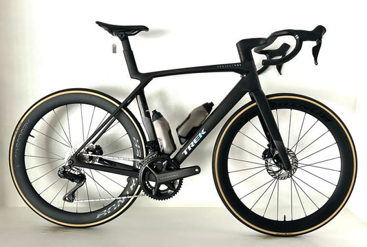 Trek Madone Slr 7 Gen 8 2025 usata — vista laterale