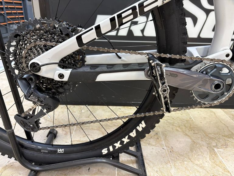 Cube Stereo 150 C:62, Race 29 — telaio in Carbonio, Ottime condizioni