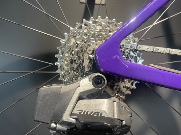BMC Kaius 01 Three — gruppo SRAM Rival eTap AXS, taglia 51 cm