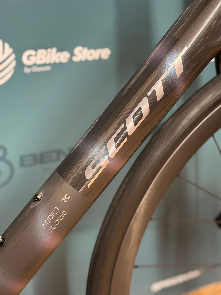 Scott Addict Rc 10 2026 usata — dettaglio