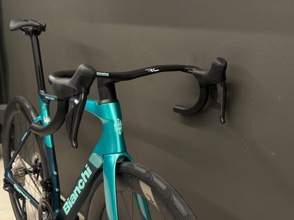 Bianchi Specialissima Pro — gruppo Shimano Ultegra Di2, taglia 55