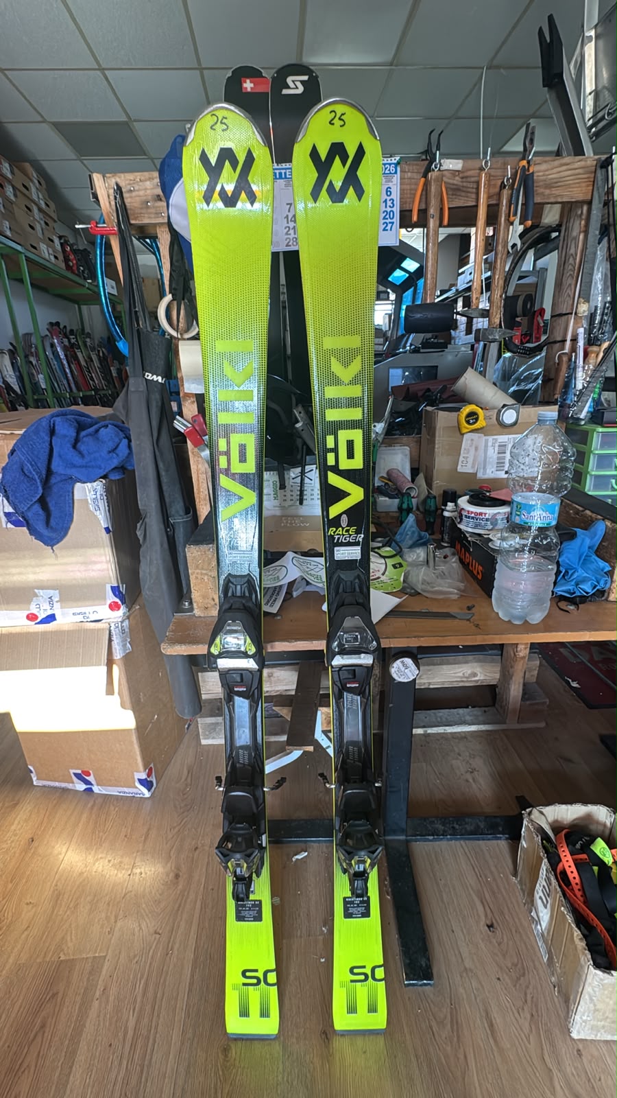 Volkl Racetiger SC — raggio 11m, waist 68mm