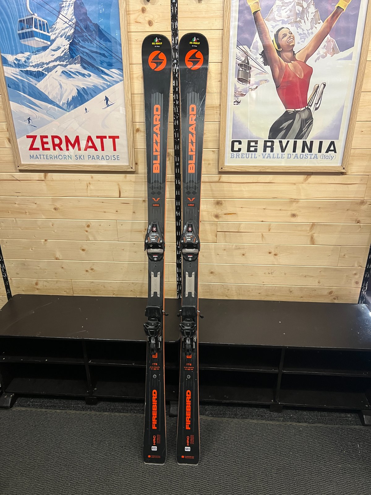 Blizzard Firebird HRC — raggio 15.8m, waist 69mm