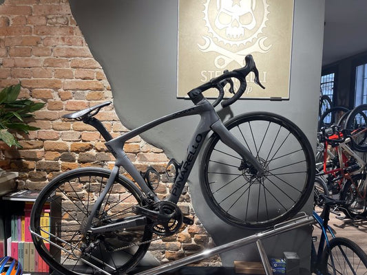Pinarello Dogma 2022 usata — vista laterale