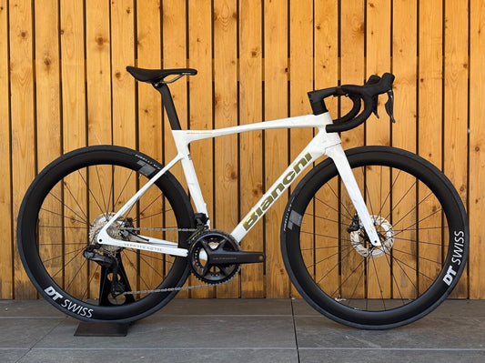 Bianchi Specialissima Pro 2026 usata — vista laterale