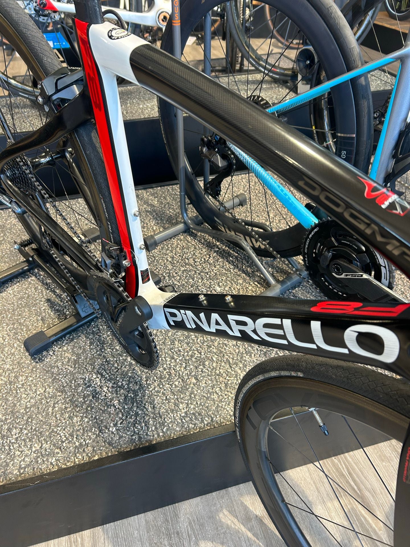 Pinarello Dogma — gruppo Shimano Ultegra, taglia 53 cm