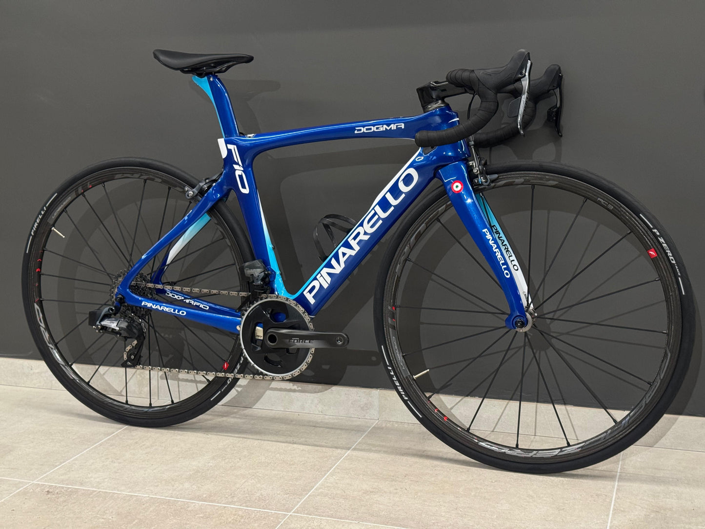 Pinarello Dogma F10 2018 usata — vista laterale