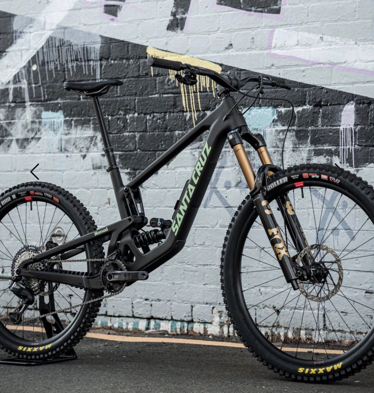 Santa Cruz Nomad Xt Di2 Coil 2027 usata — vista laterale