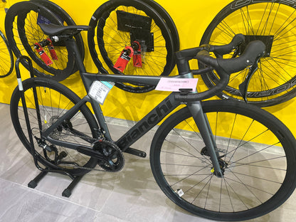 Bianchi Oltre Race 2025 usata — vista laterale