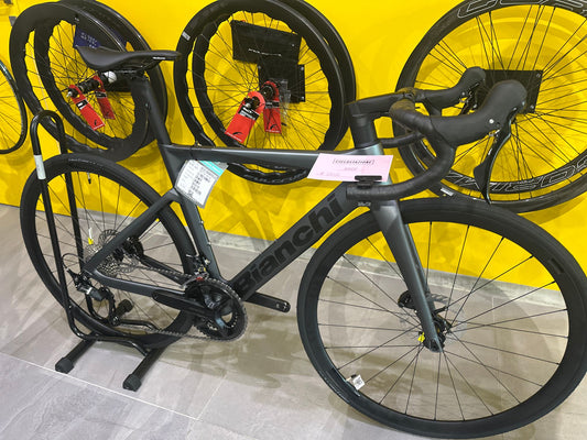 Bianchi Oltre Race 2025 usata — vista laterale