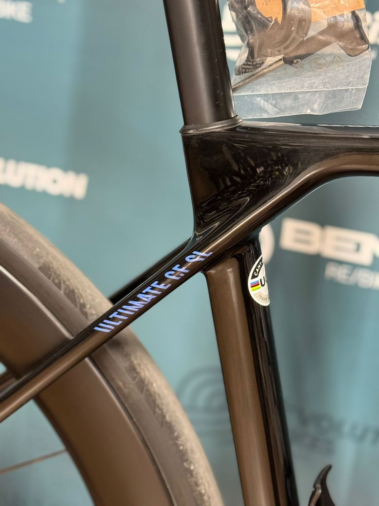 Canyon Ultimate Cf Sl 8 Aero 2023 usata — dettaglio