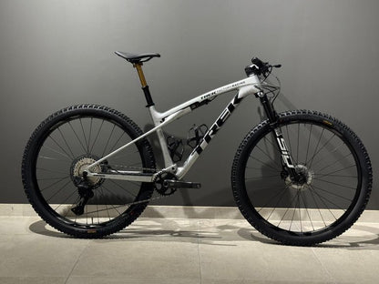 Trek Supercaliber Gen2 M/L 2025 usata — vista laterale