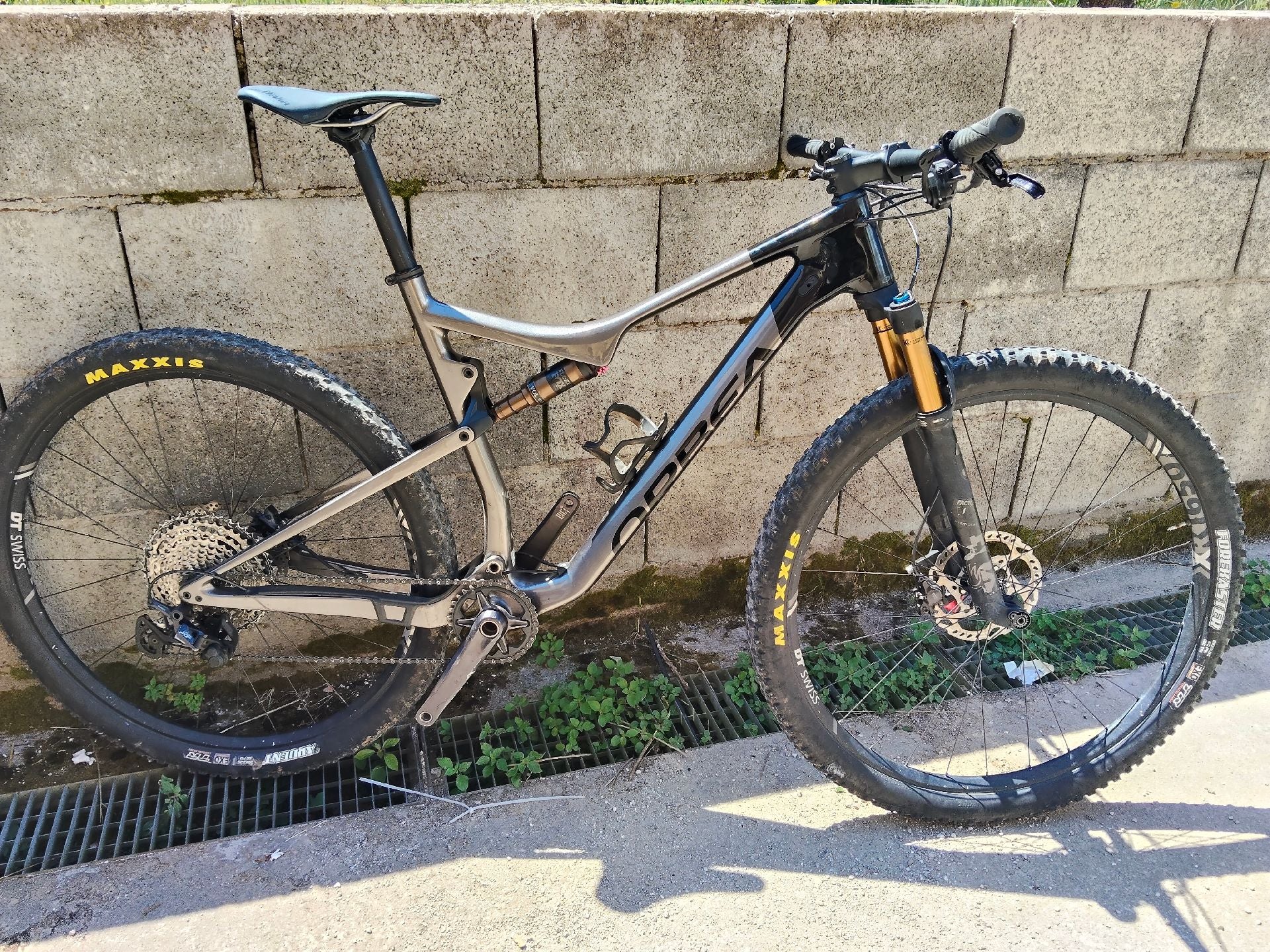 Orbea Oiz M10 2022 usata — vista laterale