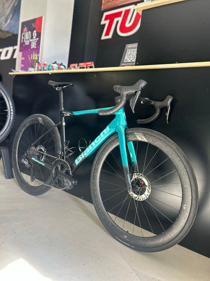Bianchi Specialissima Comp — gruppo Shimano Ultegra Di2, taglia 53