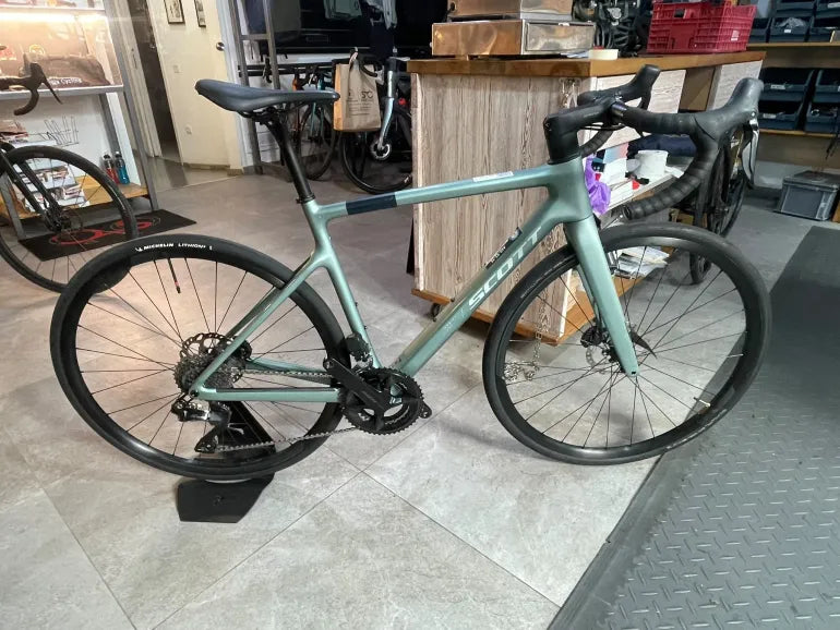 Scott Addict 40 2025 usata — vista laterale