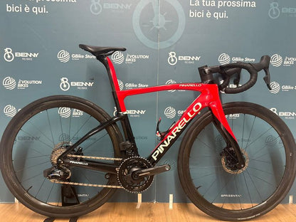 Pinarello F 2025 usata — vista laterale