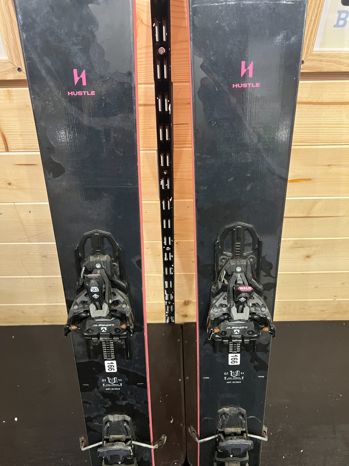 Blizzard Hustle 11 2024 — Freeride/Freestyle usato