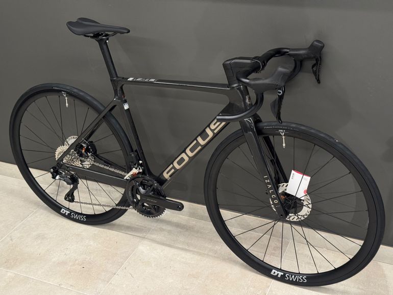 Focus Izalco Max 8.8 — gruppo Shimano 105 Di2, taglia S